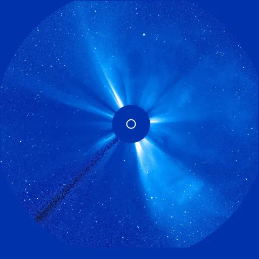 Дальняя корона Солнца