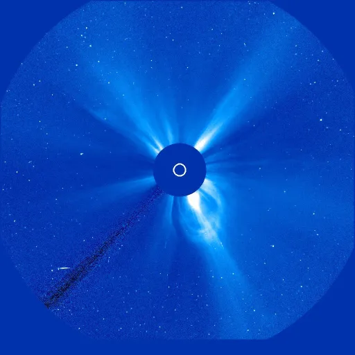 Дальняя корона Солнца