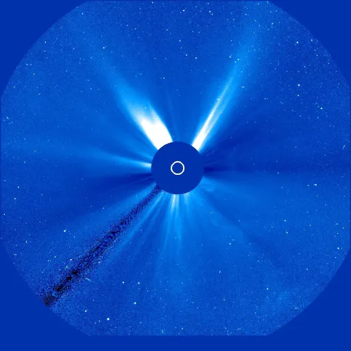Дальняя корона Солнца