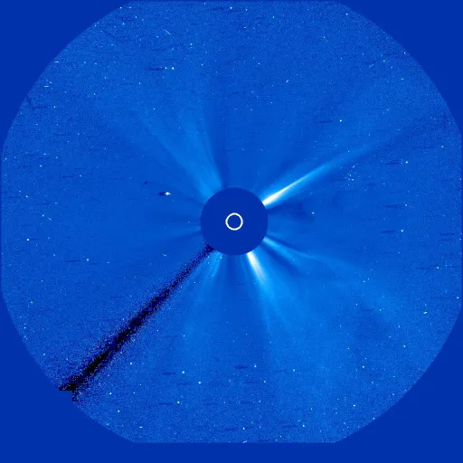 Дальняя корона Солнца