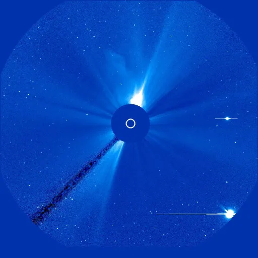 Дальняя корона Солнца