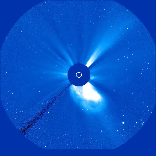 Дальняя корона Солнца