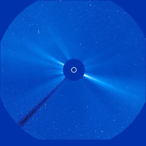 Дальняя корона Солнца