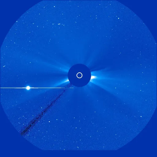 Дальняя корона Солнца
