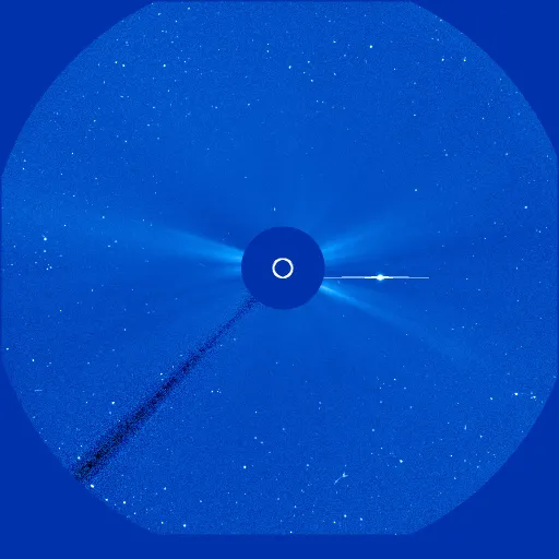 Дальняя корона Солнца