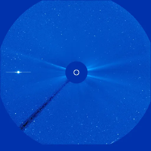 Дальняя корона Солнца