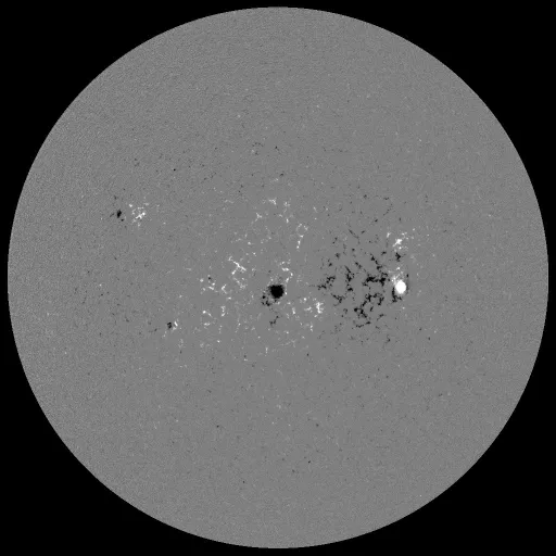 Solar Magnetic Fields