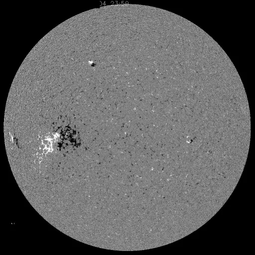 Solar Magnetic Fields