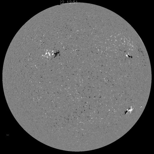 Solar Magnetic Fields