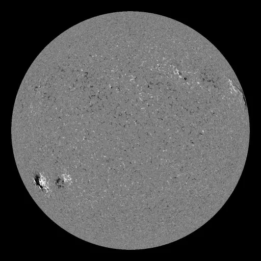 Solar Magnetic Fields