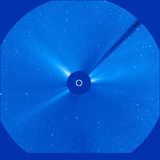Дальняя корона Солнца