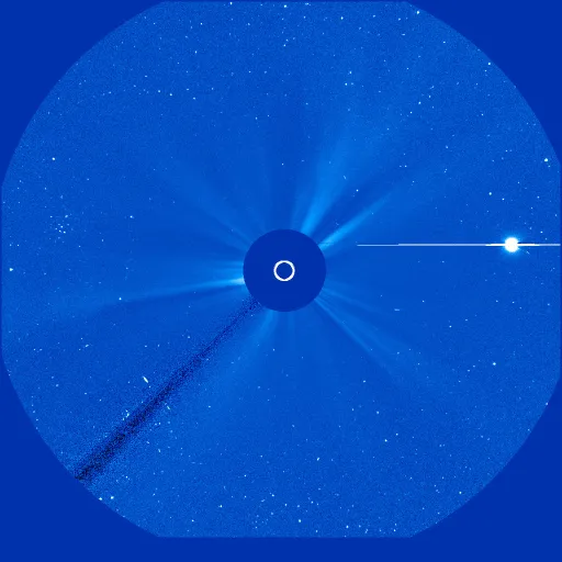 Дальняя корона Солнца