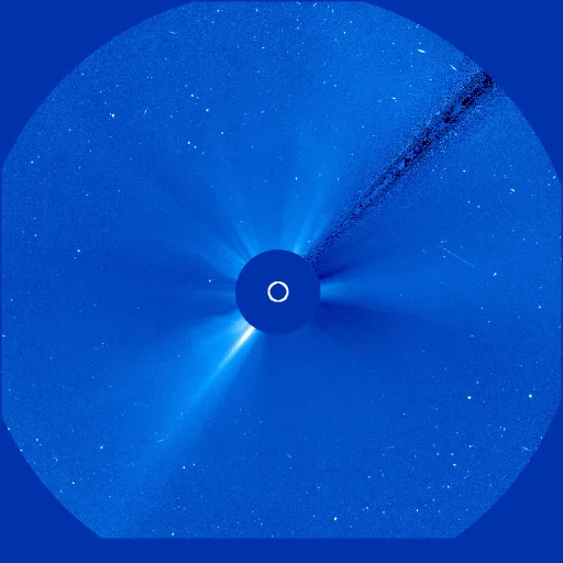 Дальняя корона Солнца