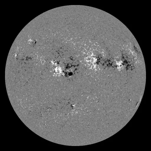 Solar Magnetic Fields
