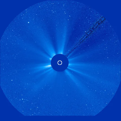 Дальняя корона Солнца