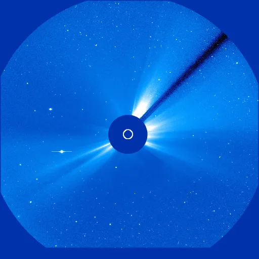 Дальняя корона Солнца