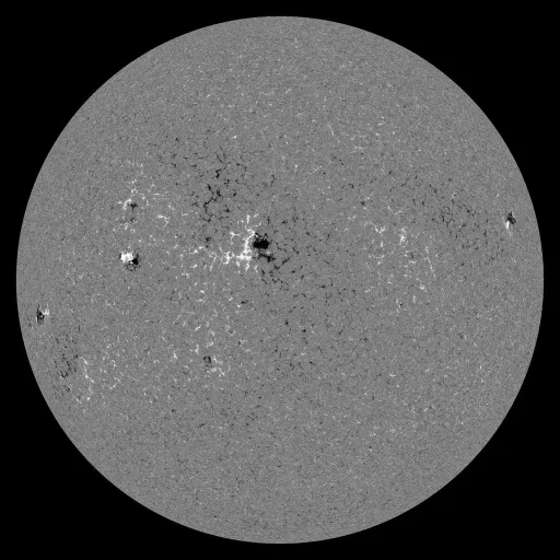 Solar Magnetic Fields