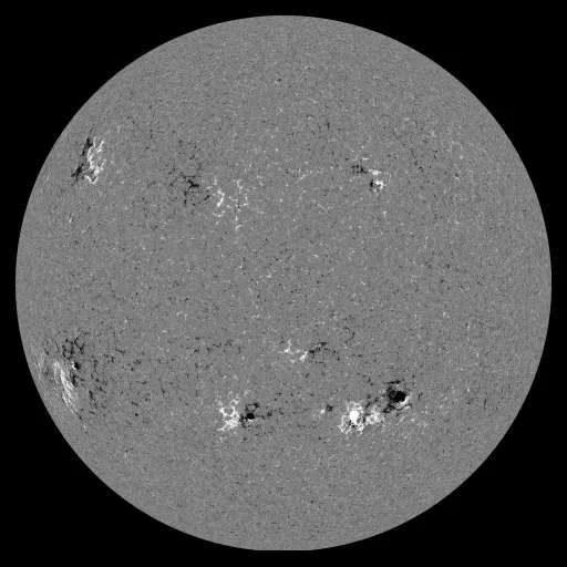 Solar Magnetic Fields