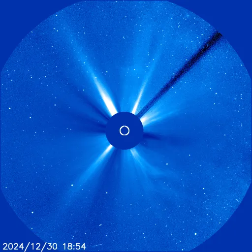 Дальняя корона Солнца