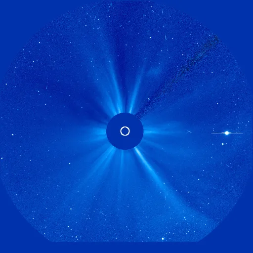 Дальняя корона Солнца
