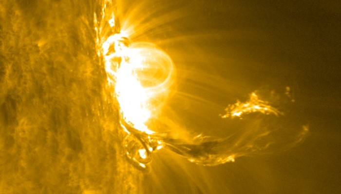 Вспышка X1.2 от 13 мая 2025 года